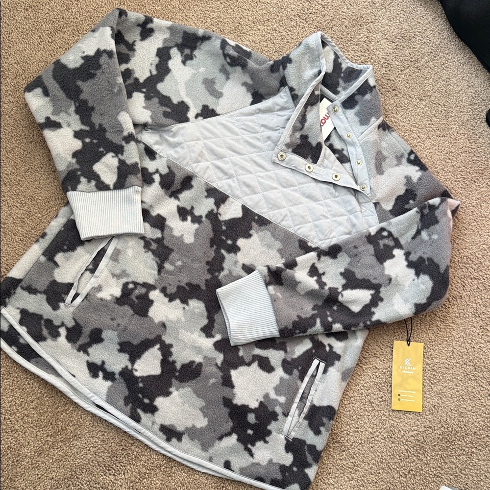 3/$20 🔆 Women’s pullover fleece